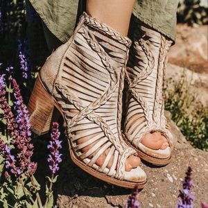 Freebird Shoe Bela Woven Braid Leather Sandal Heel Boot Distressed Ice 7 GUC